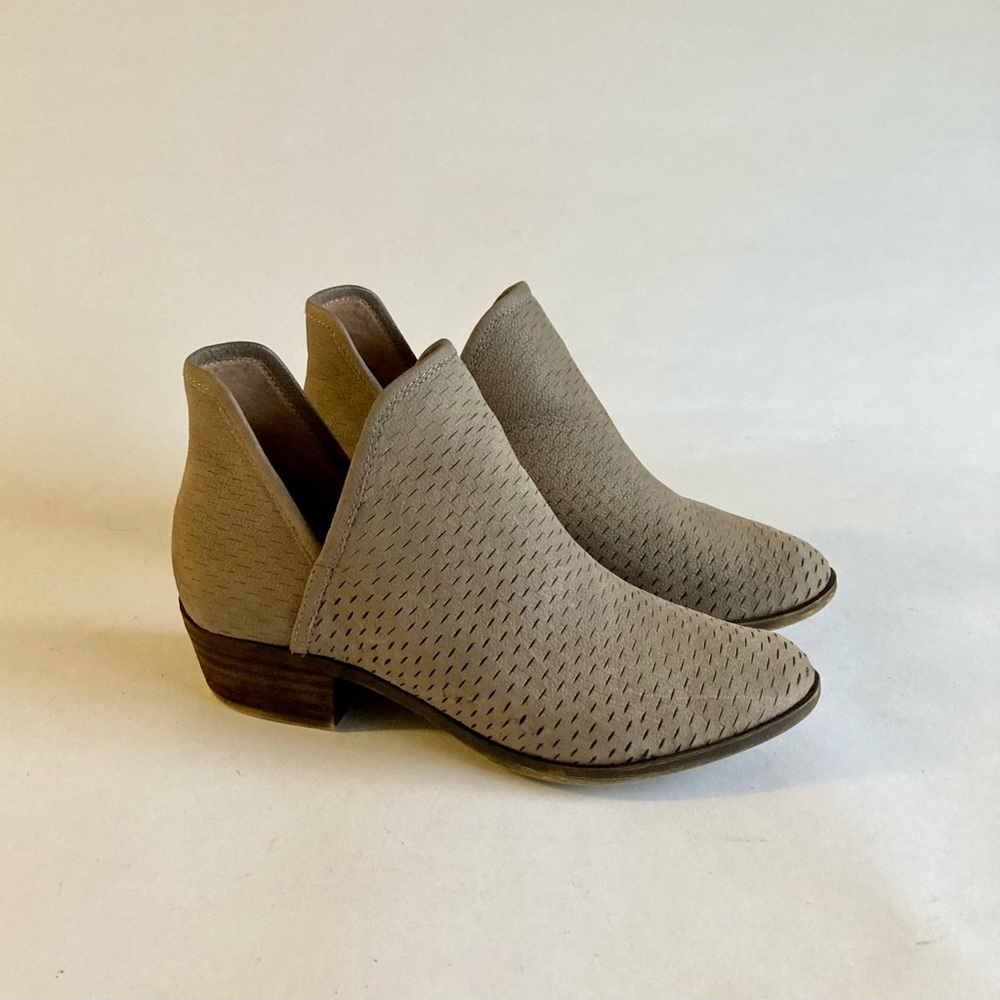 Lucky Brand Cream Leather Ankle Booties size 7 - Picture 2 of 12